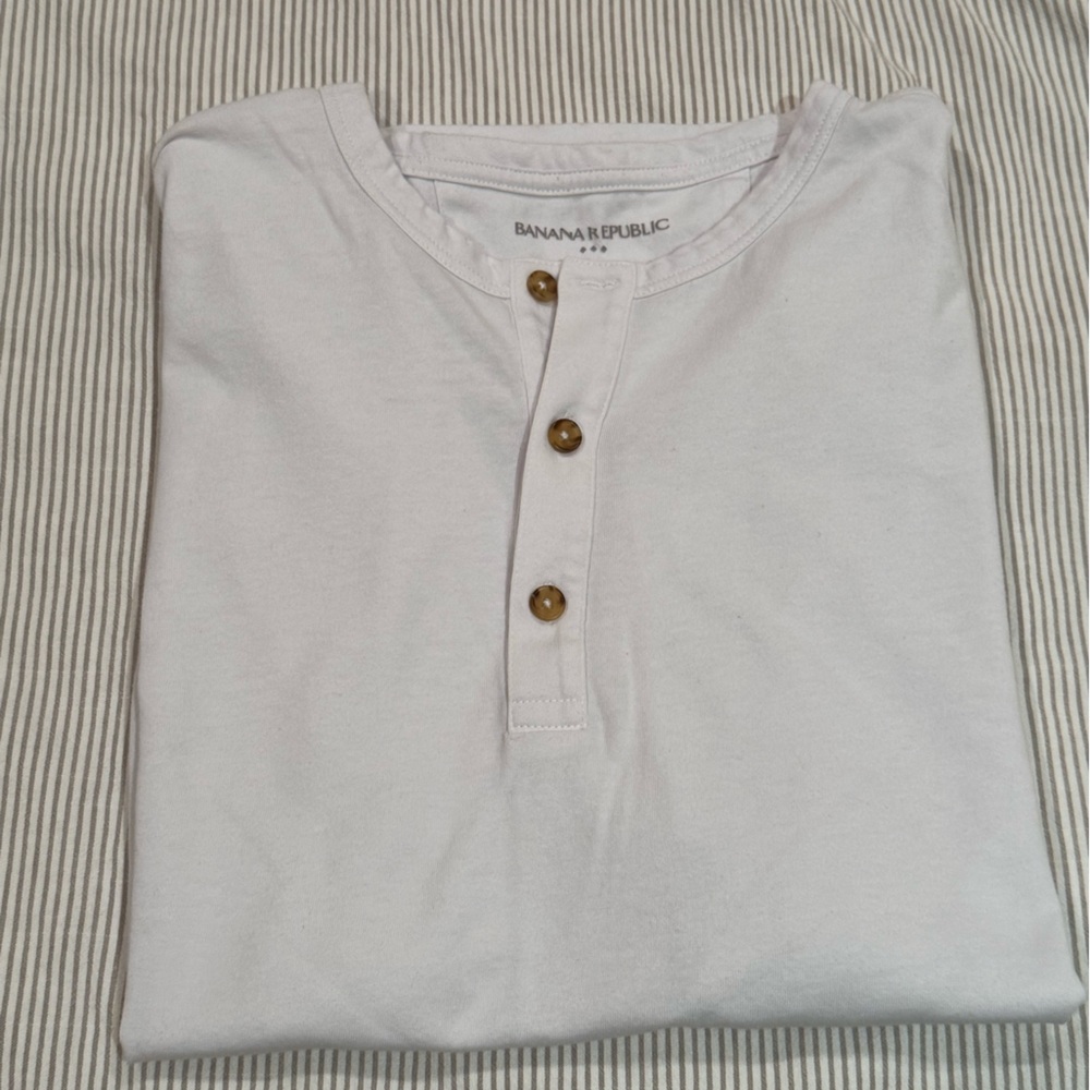 Banana Republic White Casual Button Down Shirt
